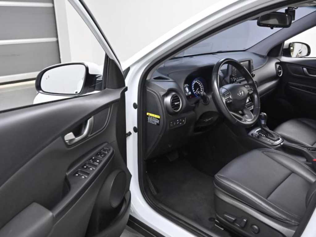 HYUNDAI Kona - Vista 11