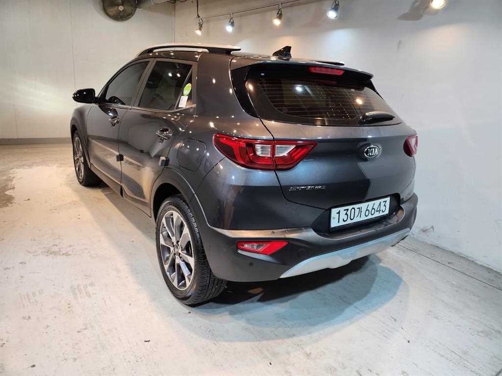 KIA Stonic - Vista 4