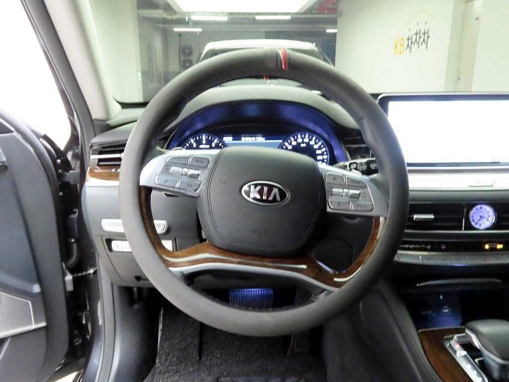 KIA K9 - Vista 8