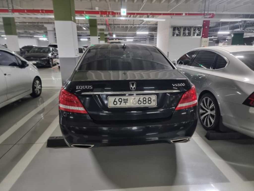 HYUNDAI Equus - Vista 3