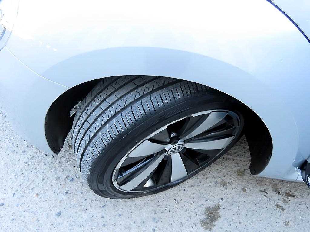 Volkswagen Beetle 2013 Plateado - Importación desde Corea - HF Imports Iquique - Foto 20