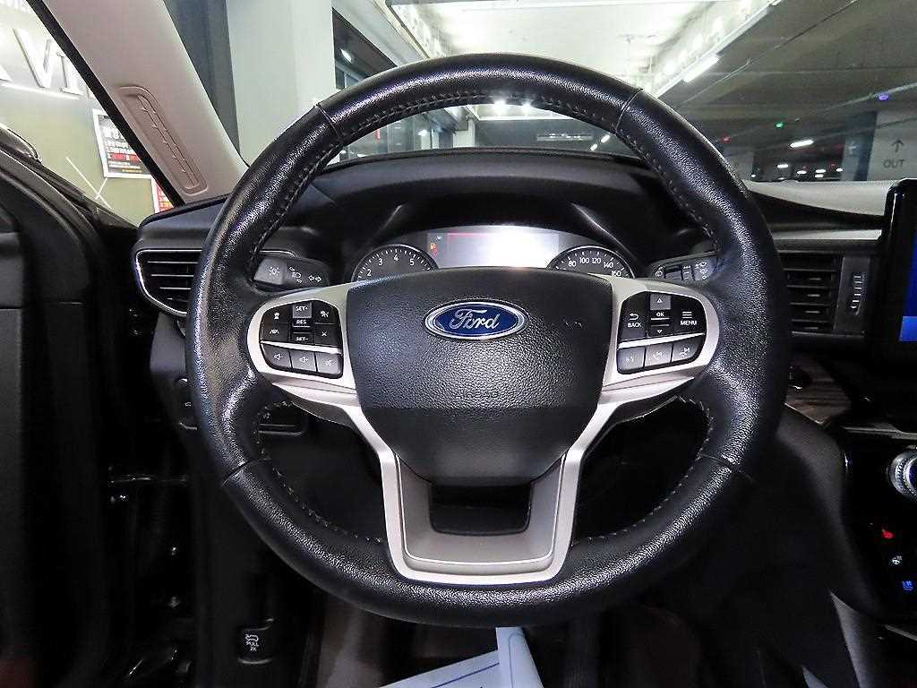 Ford Explorer - Vista 8