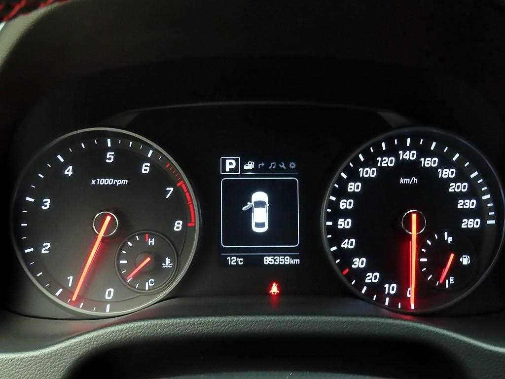 HYUNDAI Avante - Vista 8