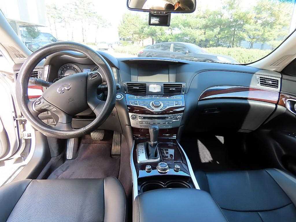 Infiniti Q - Vista 7