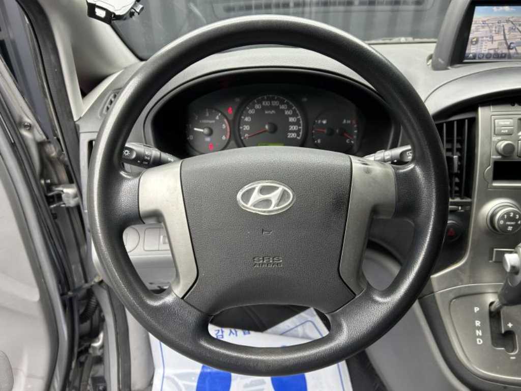 HYUNDAI Starex - Vista 11