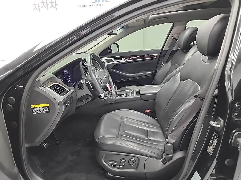 HYUNDAI Genesis - Vista 11