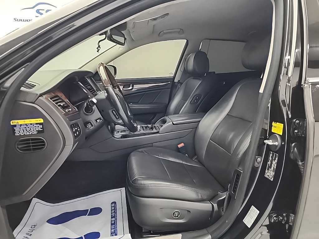 HYUNDAI Equus - Vista 10