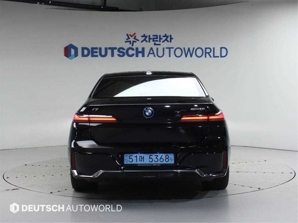 BMW i7 - Vista 4