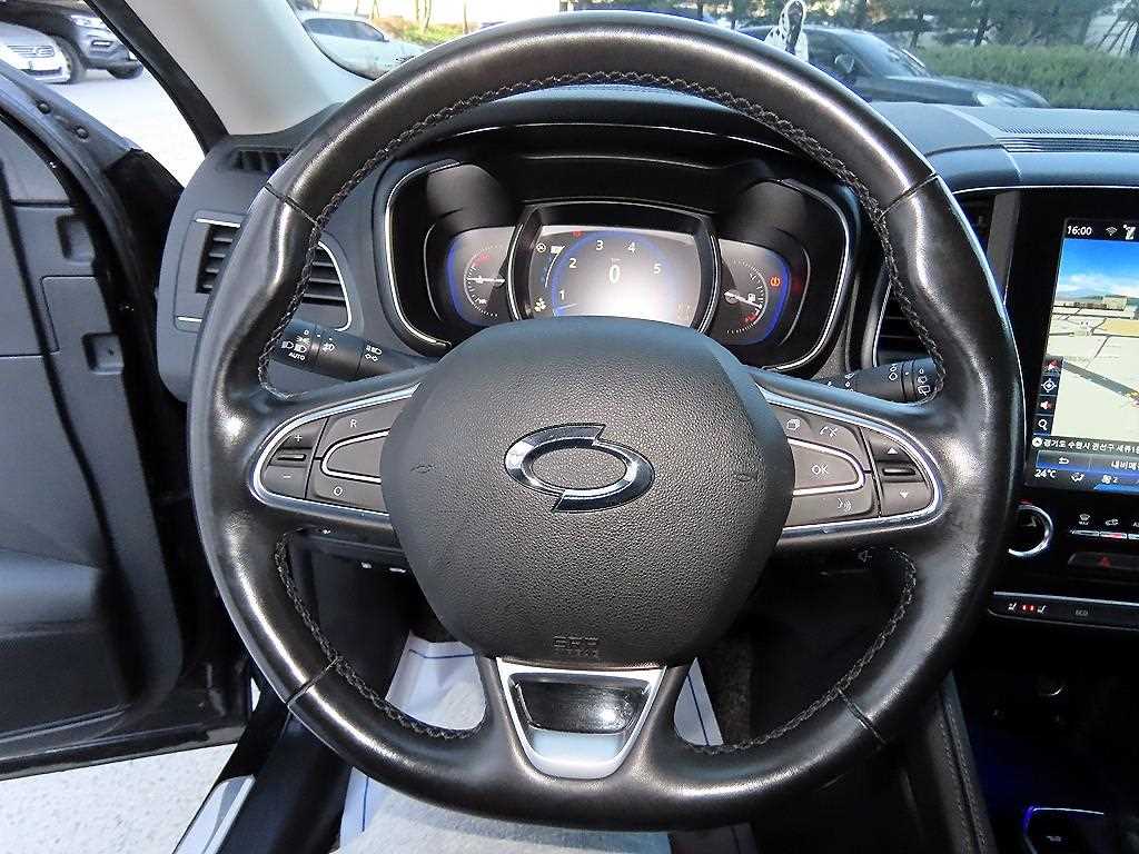 SAMSUNG QM6 - Vista 8