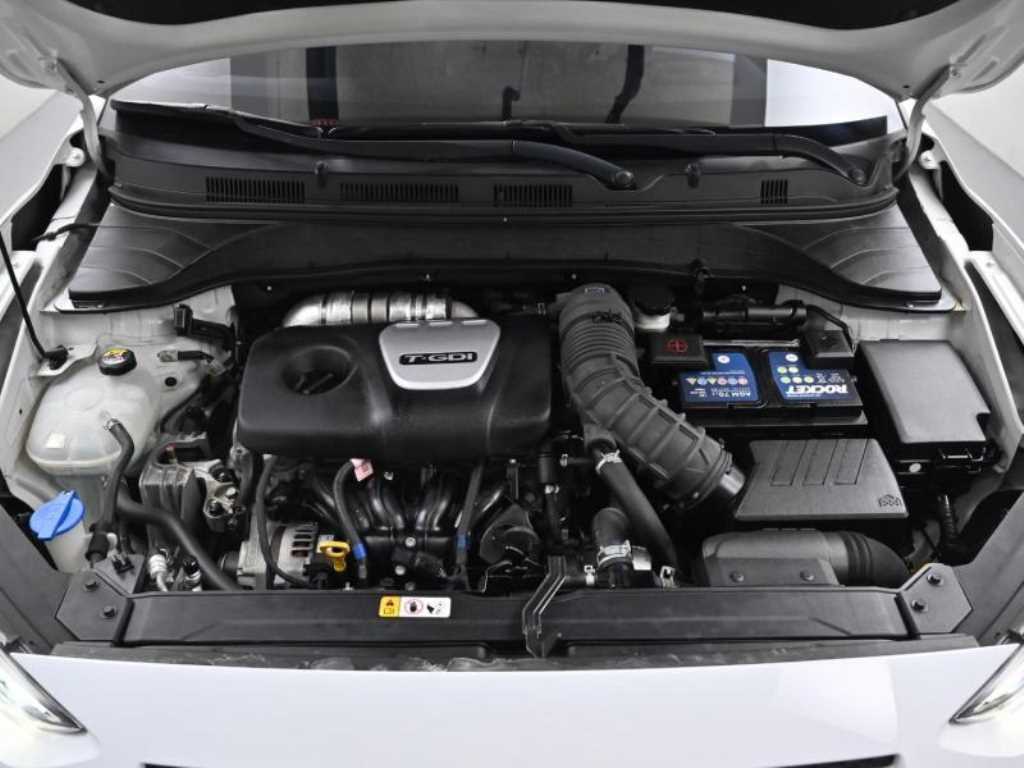 HYUNDAI Kona - Vista 6