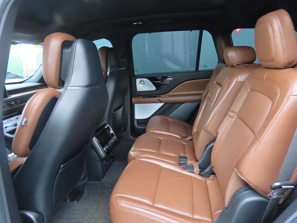 Lincoln Aviator - Vista 11