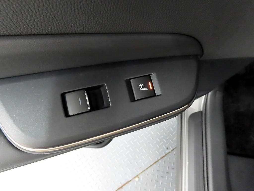 Toyota Crown - Vista 12