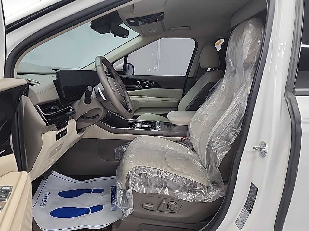 KIA Carnival - Vista 11