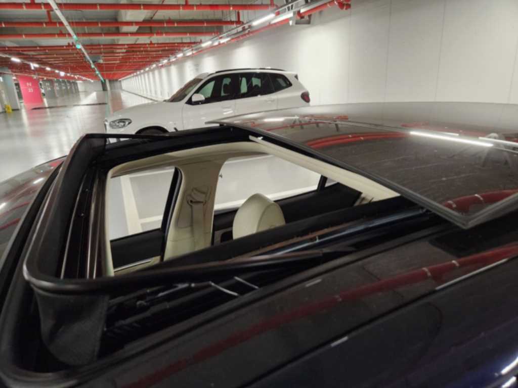 Genesis G70 - Vista 4