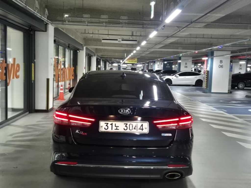KIA K5 - Vista 5