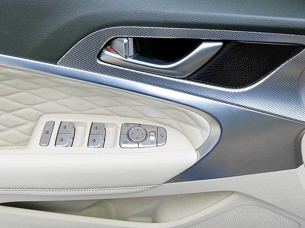 Genesis G70 - Vista 11