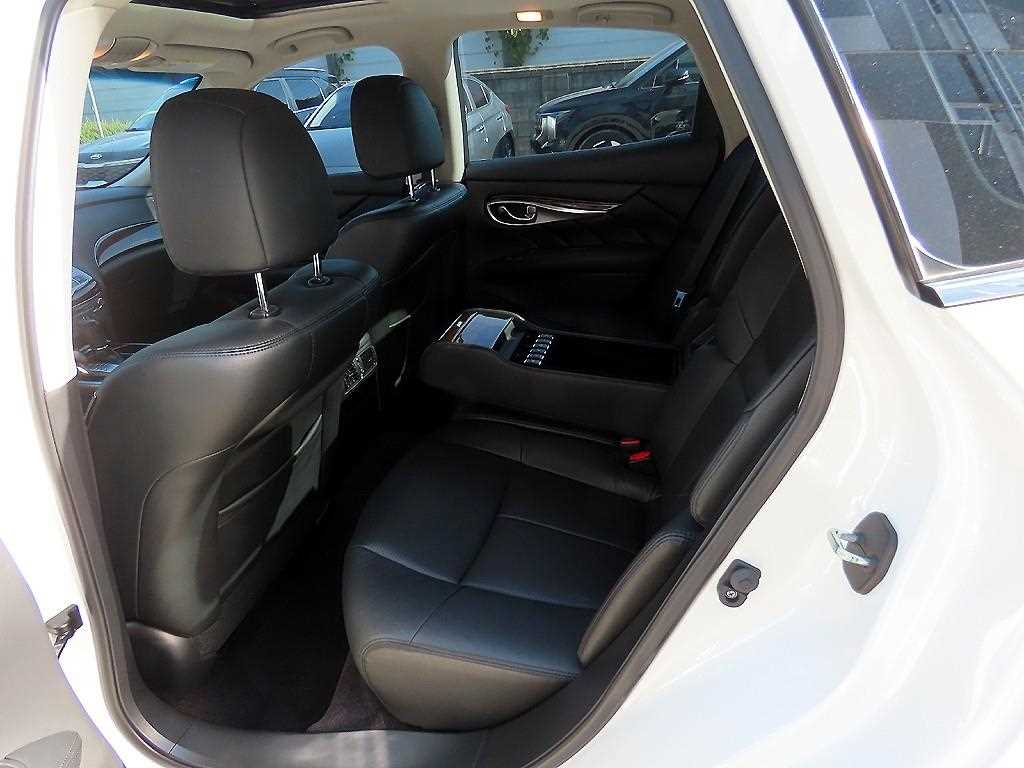 Infiniti Q - Vista 6