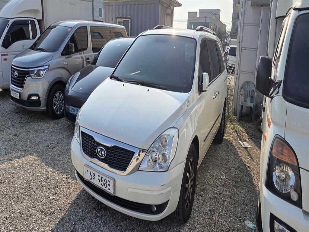 KIA Carnival 2010 Blanco - Importación desde Corea - HF Imports Iquique - Foto 1