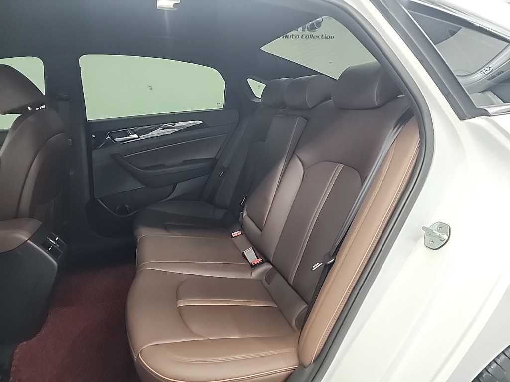 HYUNDAI Sonata - Vista 12