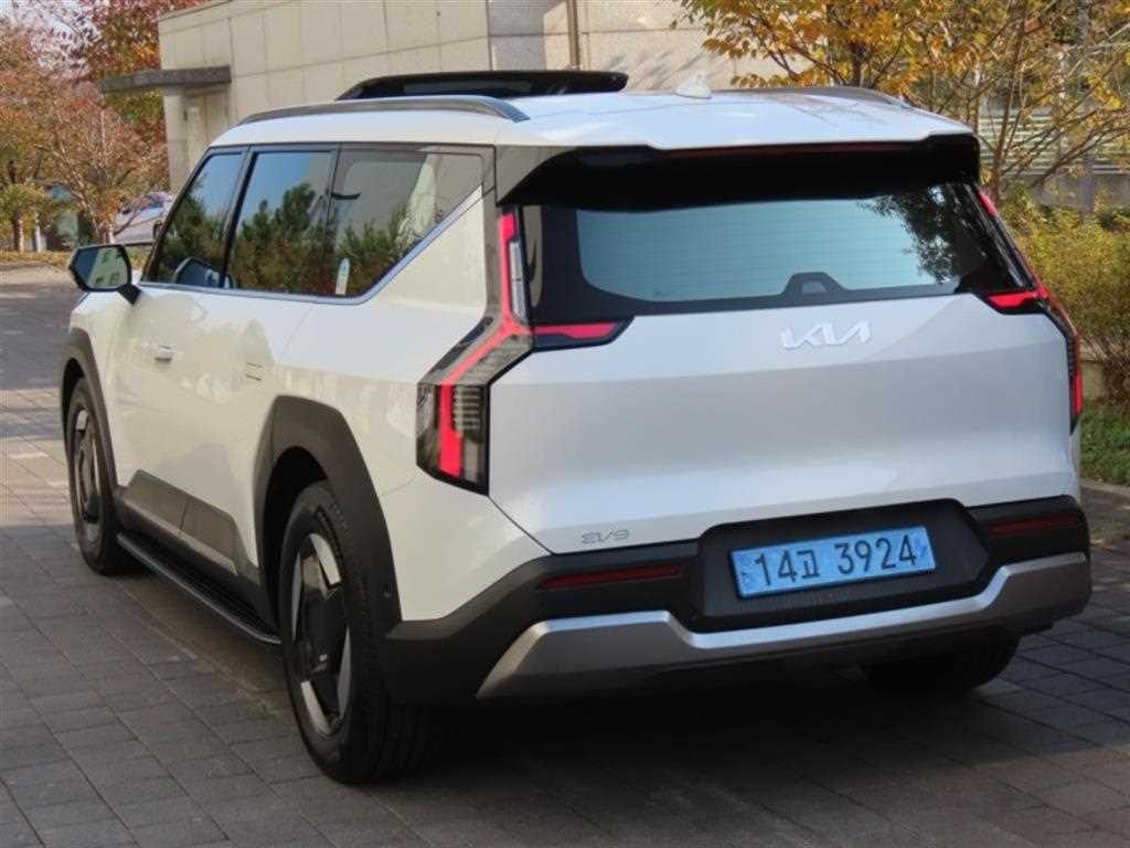 KIA EV9 - Vista 4