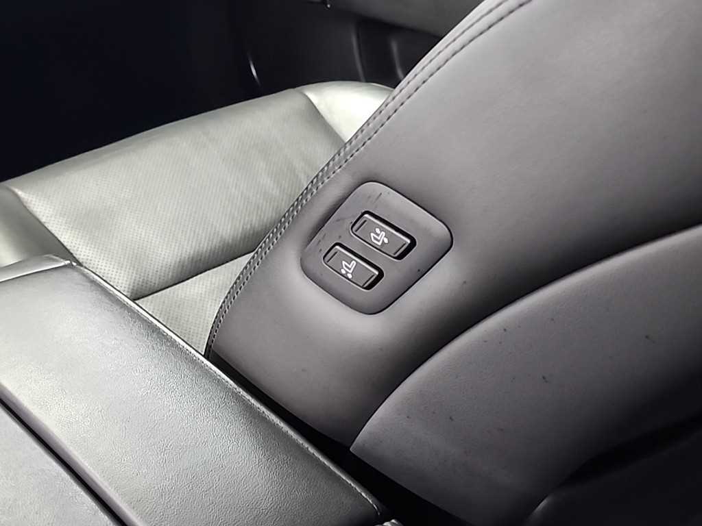 HYUNDAI Equus - Vista 12