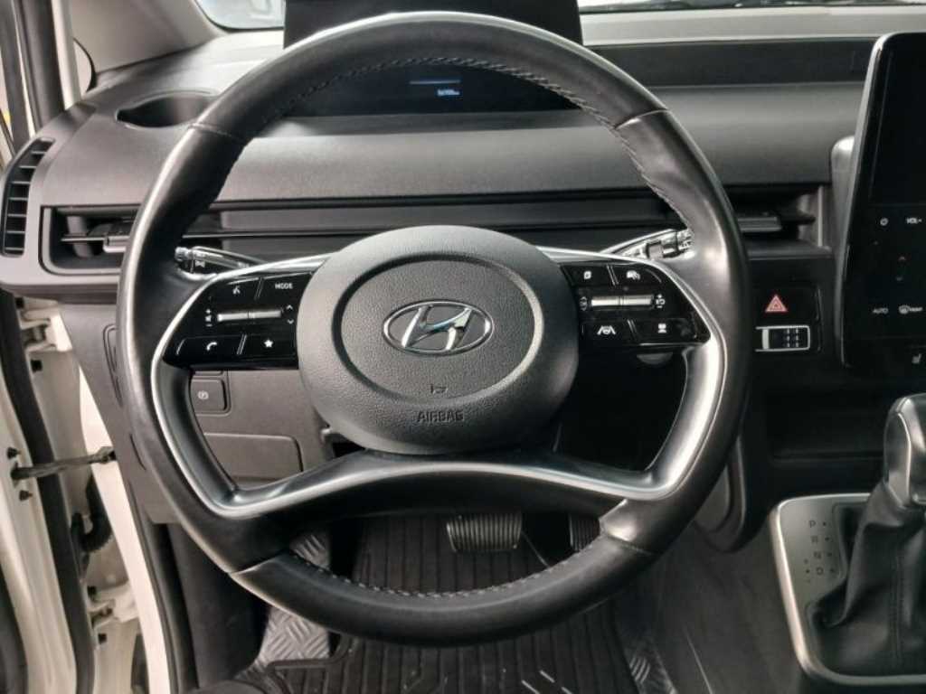 HYUNDAI Staria - Vista 11