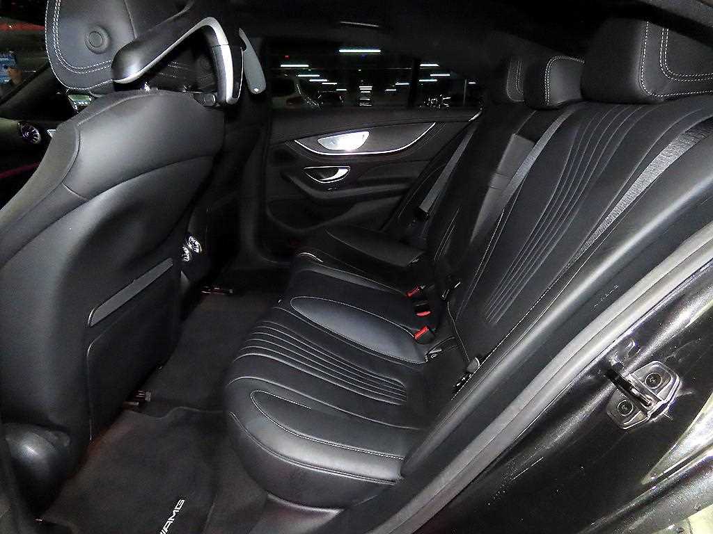 Mercedes Benz CLS Class - Vista 7