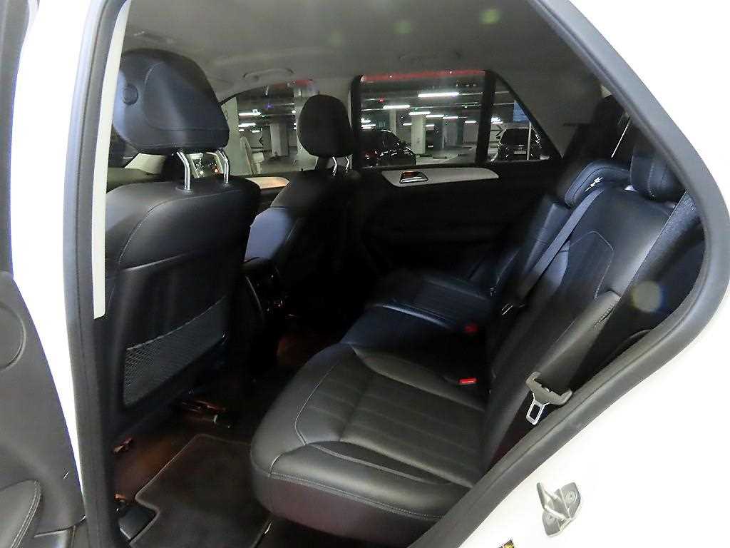 Mercedes Benz GLE Class - Vista 7