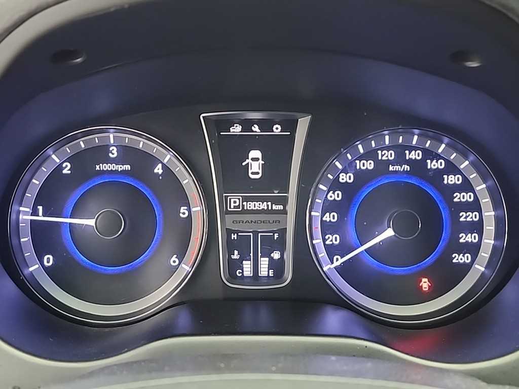 HYUNDAI Grandeur - Vista 6