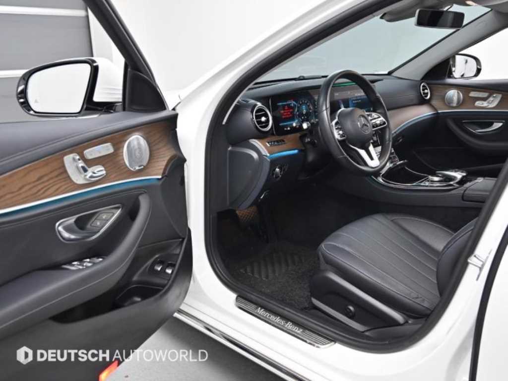 Mercedes Benz E class - Vista 11