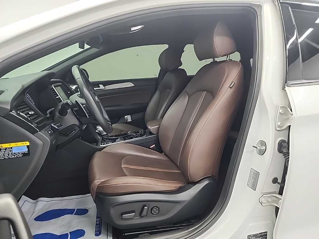 HYUNDAI Sonata - Vista 11