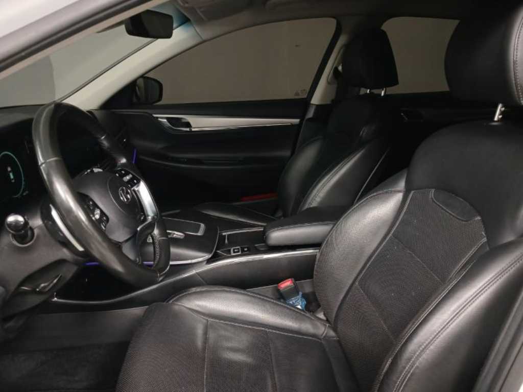 HYUNDAI Grandeur - Vista 7