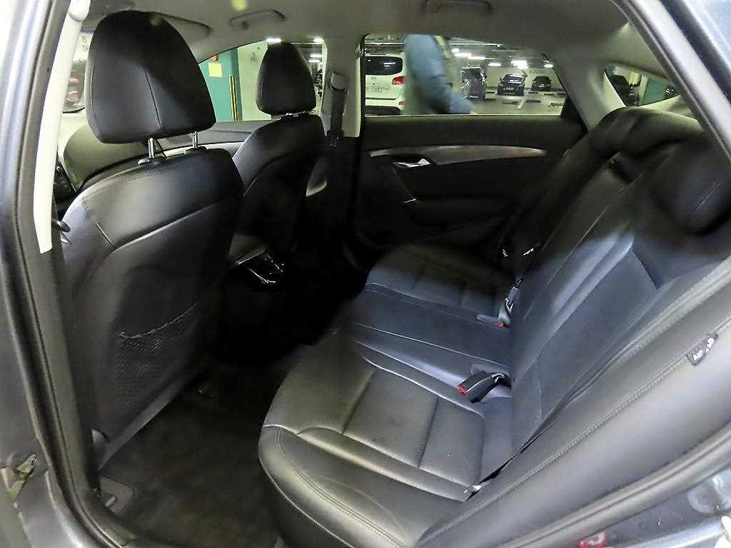 HYUNDAI i40 - Vista 7