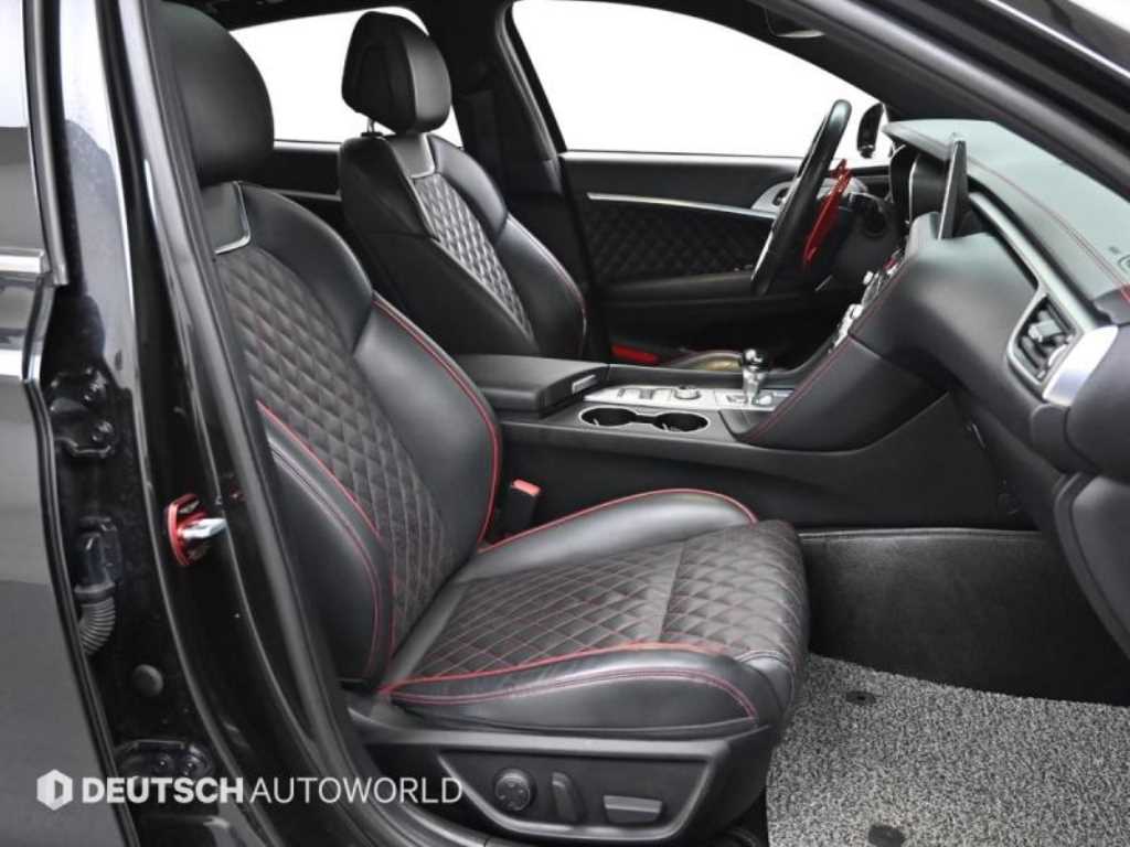 Genesis G70 - Vista 10