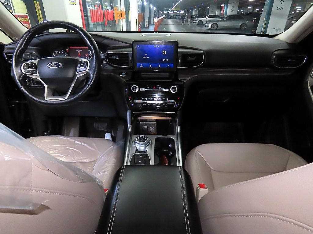 Ford Explorer - Vista 10