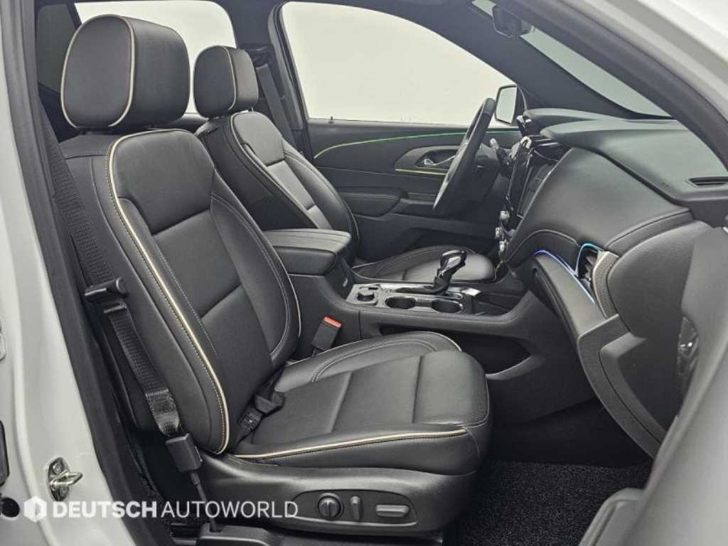 Chevrolet Travers - Vista 10