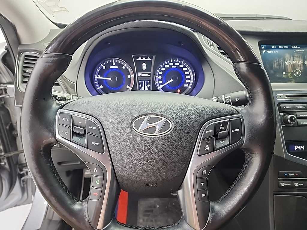 HYUNDAI Grandeur - Vista 9