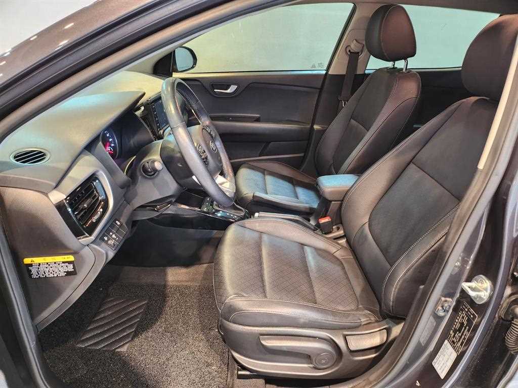 KIA Stonic - Vista 10