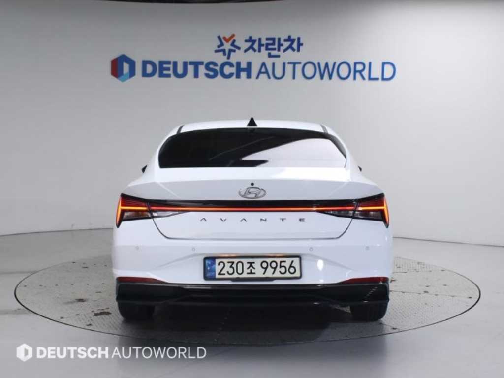 HYUNDAI Avante - Vista 4