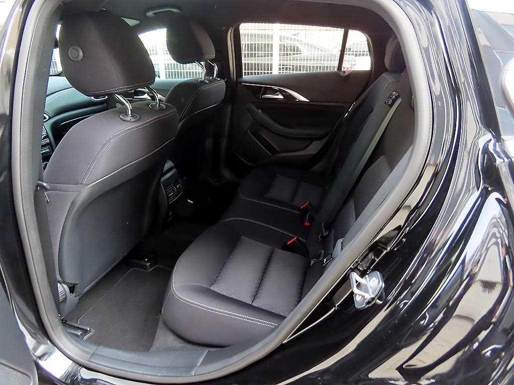 Infiniti Q - Vista 6