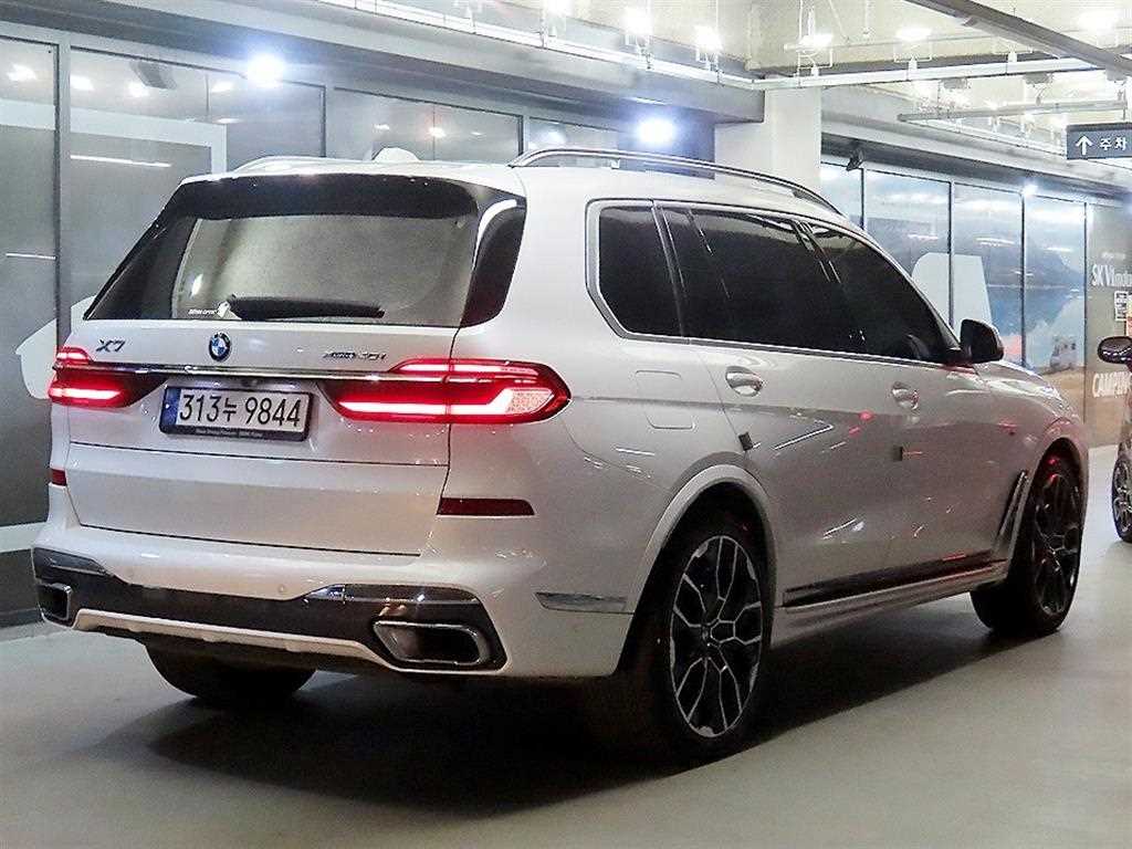 BMW X7 - Vista 4