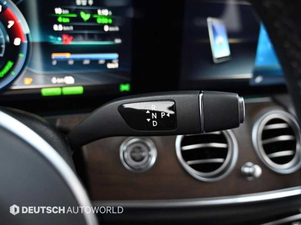 Mercedes Benz E class - Vista 9