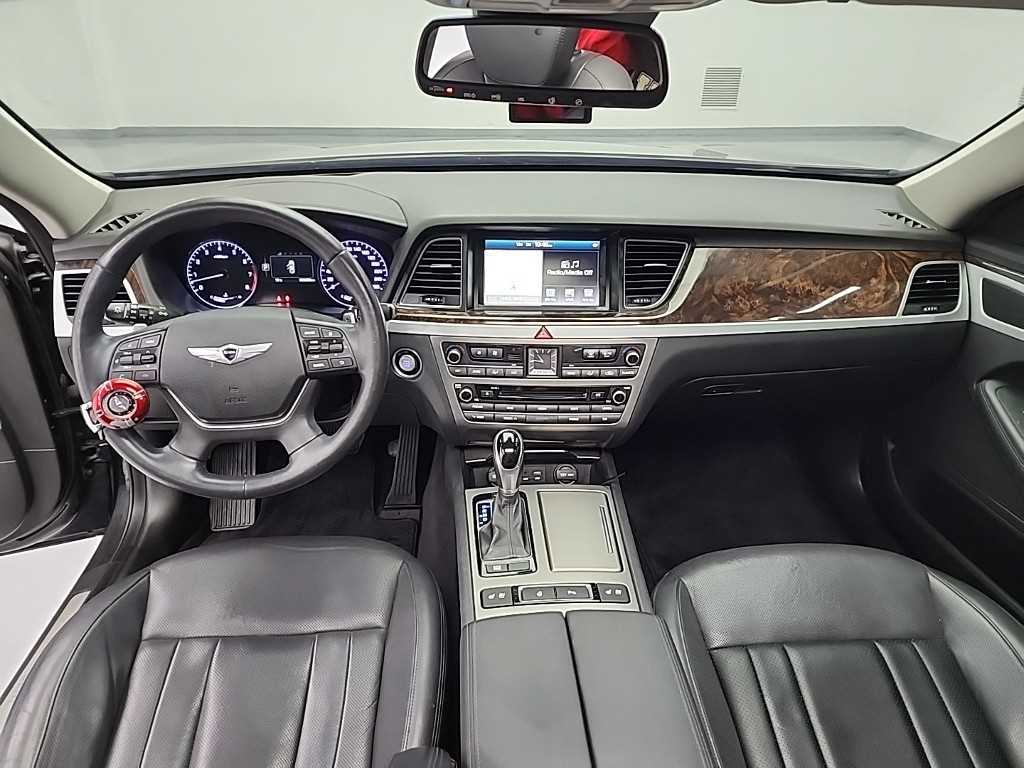 HYUNDAI Genesis - Vista 7