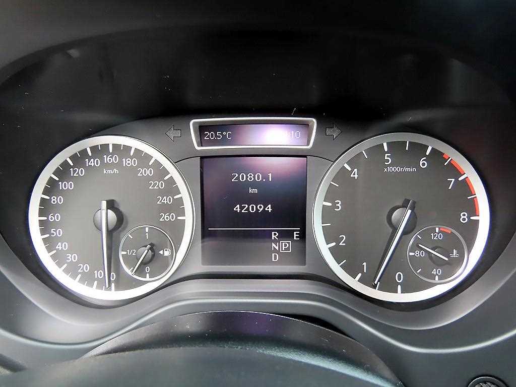 Infiniti Q - Vista 9