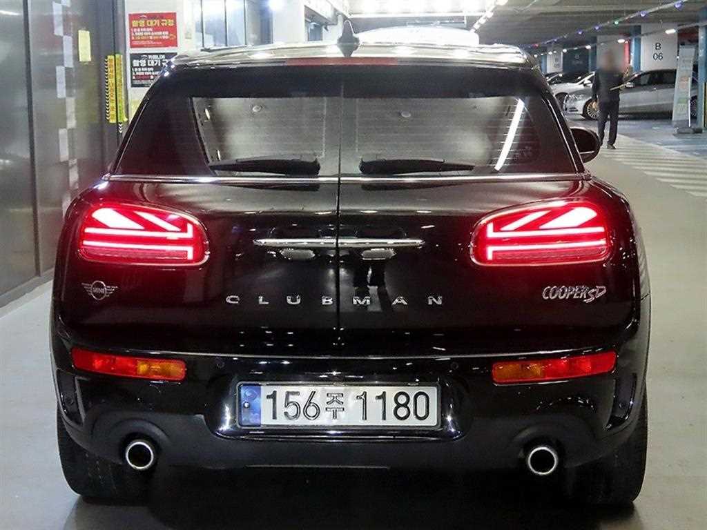 Mini Clubman - Vista 5