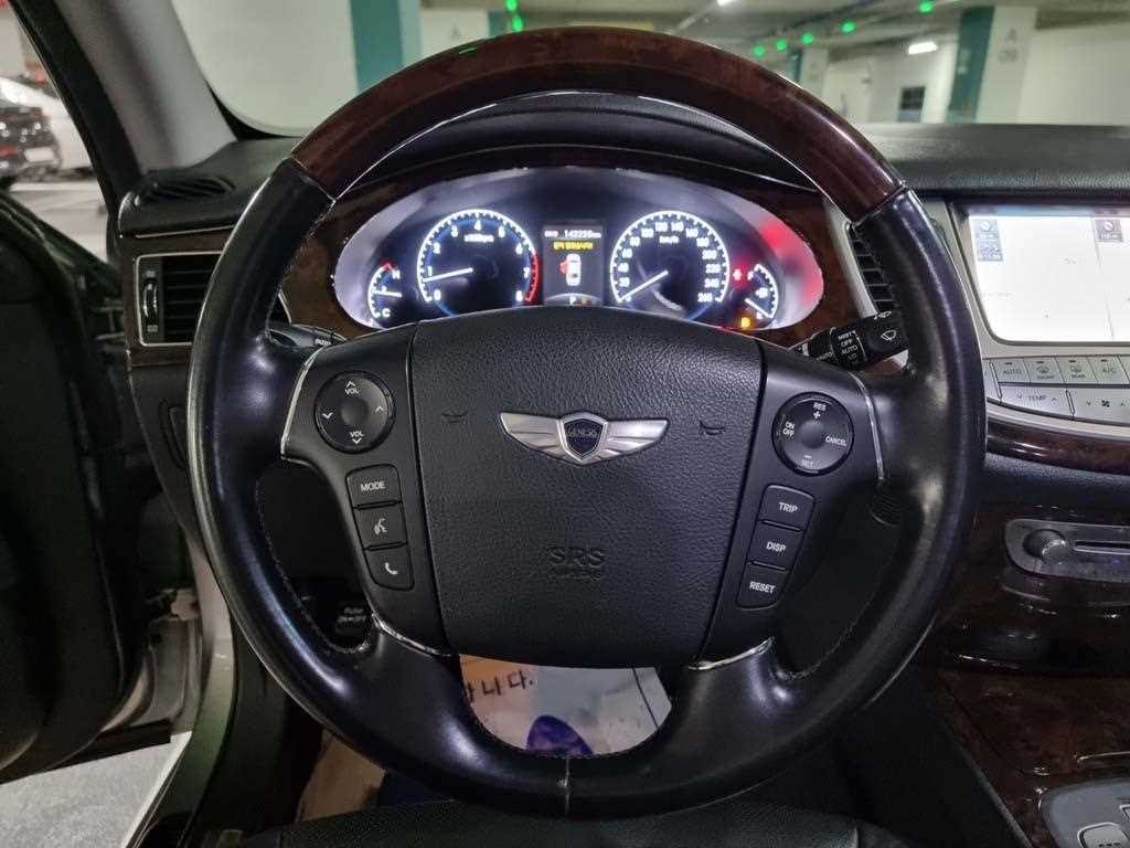 HYUNDAI Genesis - Vista 8