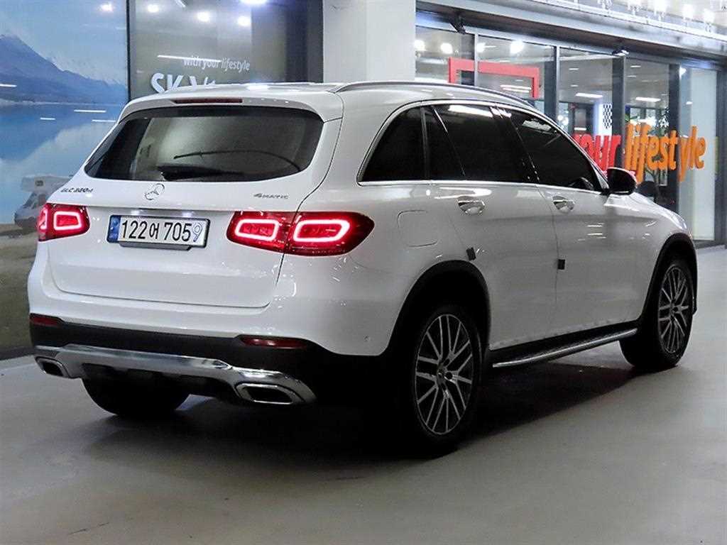 Mercedes Benz GLC Class - Vista 4