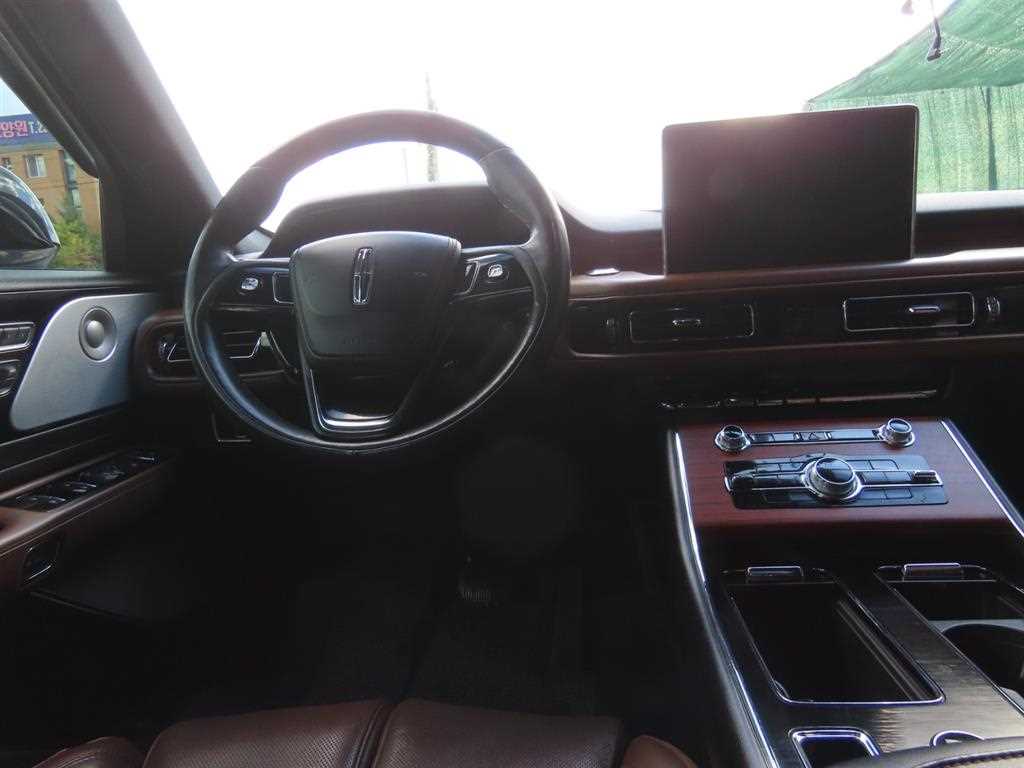 Lincoln Aviator - Vista 7