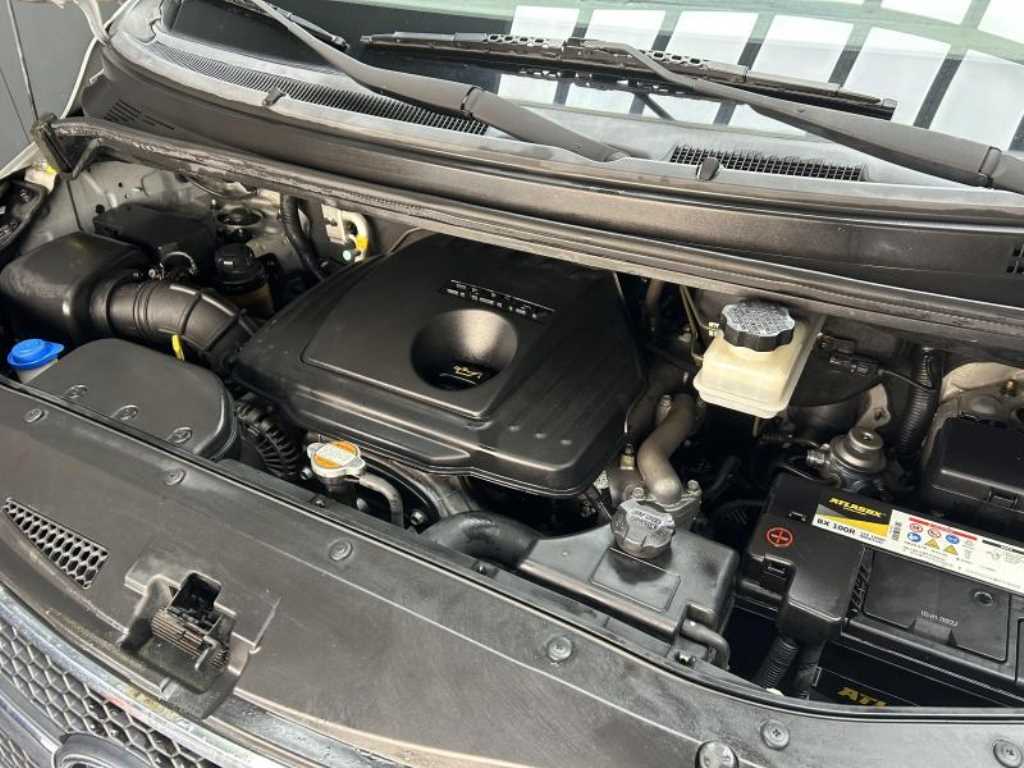 HYUNDAI Starex 2011 Plateado - Importación desde Corea - HF Imports Iquique - Foto 15