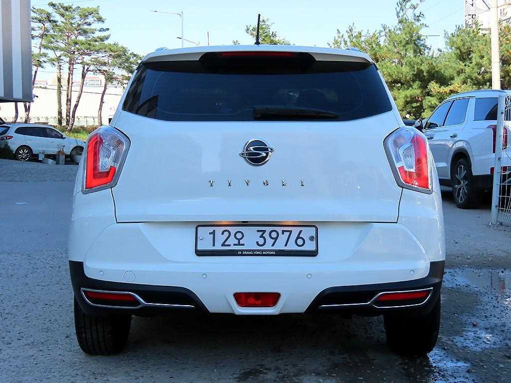 Ssangyong Tivoli - Vista 4